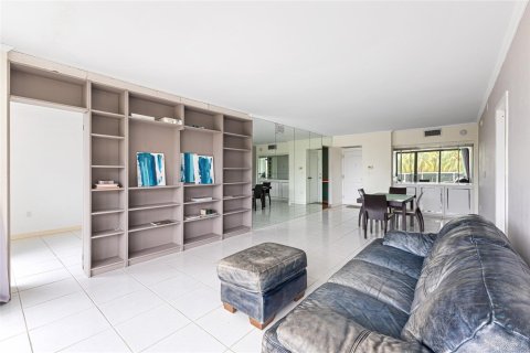 Condo in Aventura, Florida, 2 bedrooms  № 1051235 - photo 14