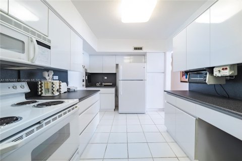 Condominio en venta en Miami, Florida, 3 dormitorios, 158.96 m2 № 1398060 - foto 11