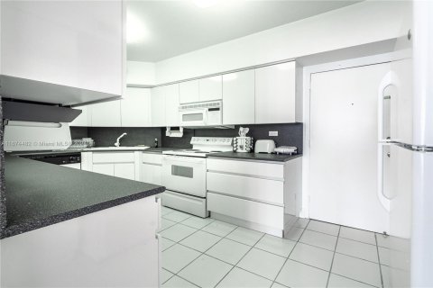 Condominio en venta en Miami, Florida, 3 dormitorios, 158.96 m2 № 1398060 - foto 9