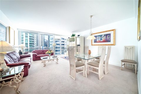 Condominio en venta en Miami, Florida, 3 dormitorios, 158.96 m2 № 1398060 - foto 4