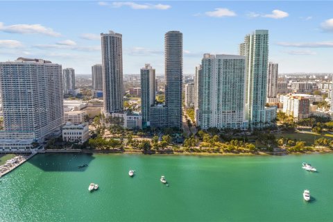 Condominio en venta en Miami, Florida, 3 dormitorios, 173.26 m2 № 1399444 - foto 2