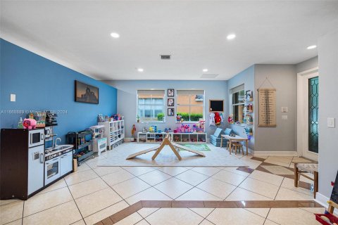 Casa en venta en Miramar, Florida, 4 dormitorios, 267 m2 № 1399488 - foto 4