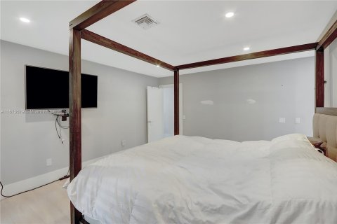 Casa en venta en Miami, Florida, 4 dormitorios, 200.02 m2 № 1399445 - foto 16