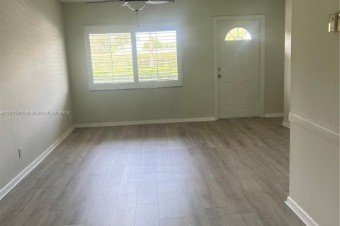 Copropriété à vendre à Margate, Floride: 1 chambre, 68.28 m2 № 1399486 - photo 2