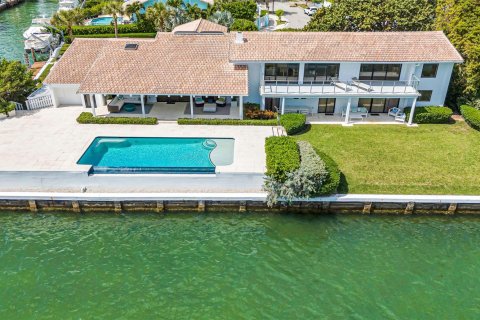 Villa ou maison à vendre à Miami, Floride: 5 chambres, 535.86 m2 № 1047949 - photo 15