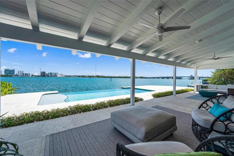 Casa en venta en Miami, Florida, 5 dormitorios, 535.86 m2 № 1047949 - foto 24