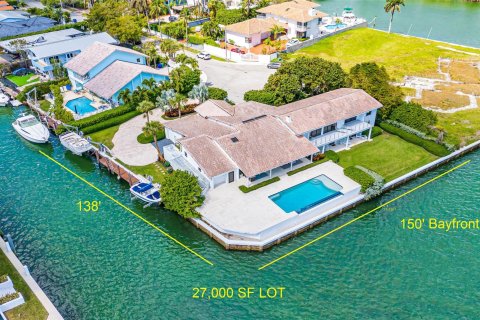 Villa ou maison à vendre à Miami, Floride: 5 chambres, 535.86 m2 № 1047949 - photo 3