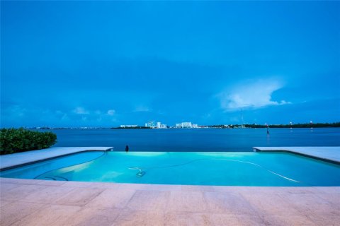 Villa ou maison à vendre à Miami, Floride: 5 chambres, 535.86 m2 № 1047949 - photo 23