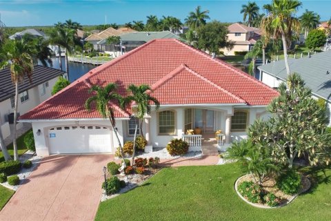 Villa ou maison à vendre à Punta Gorda, Floride: 3 chambres, 252.51 m2 № 1304571 - photo 1