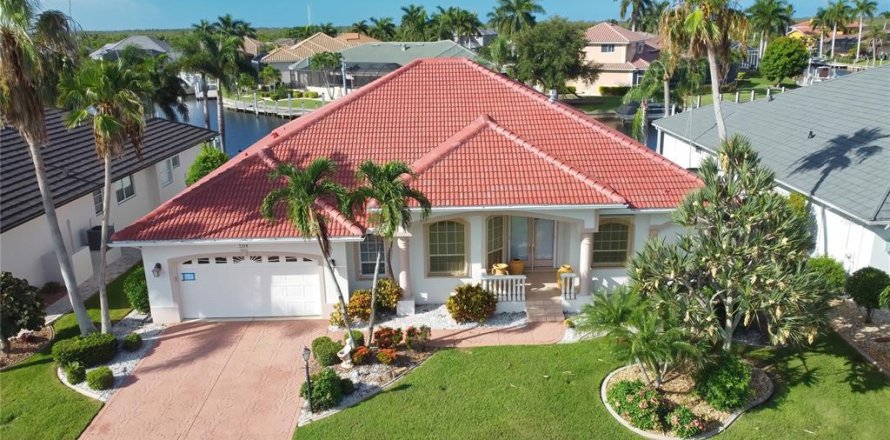 Villa ou maison à Punta Gorda, Floride 3 chambres, 252.51 m2 № 1304571