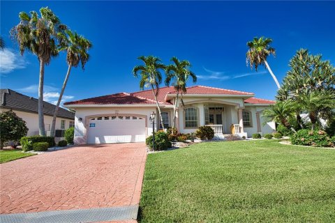 Villa ou maison à vendre à Punta Gorda, Floride: 3 chambres, 252.51 m2 № 1304571 - photo 3