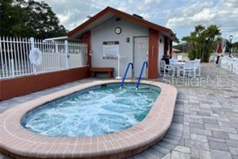 Condo in Port Richey, Florida, 2 bedrooms  № 1039469 - photo 23