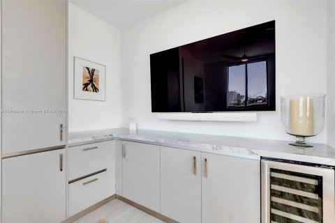 Condominio en venta en Miami Beach, Florida, 3 dormitorios, 179.12 m2 № 1071762 - foto 8