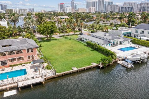 Terreno en venta en Hallandale Beach, Florida № 1330869 - foto 1