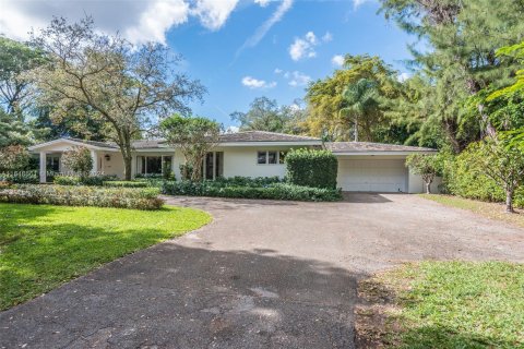 House in Coral Gables, Florida 5 bedrooms, 517.09 sq.m. № 1330868 - photo 2