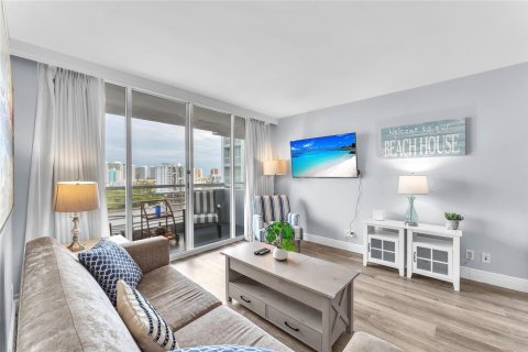 Condo in Fort Lauderdale, Florida, 1 bedroom  № 1161653 - photo 12