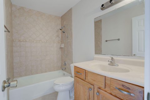 Condo in North Palm Beach, Florida, 2 bedrooms  № 1161693 - photo 9