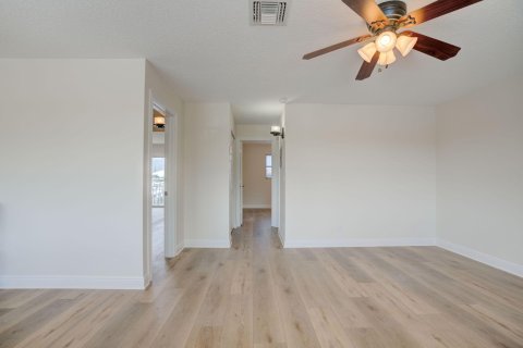 Condo in North Palm Beach, Florida, 2 bedrooms  № 1161693 - photo 22