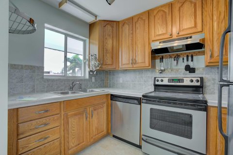 Condo in North Palm Beach, Florida, 2 bedrooms  № 1161693 - photo 19