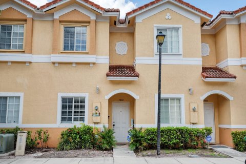 Townhouse in Tamarac, Florida 2 bedrooms, 112.78 sq.m. № 1227883 - photo 6