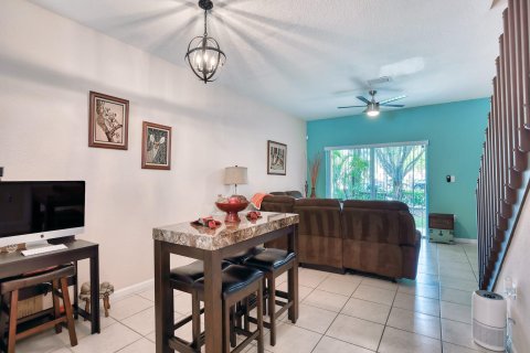 Townhouse in Tamarac, Florida 2 bedrooms, 112.78 sq.m. № 1227883 - photo 22