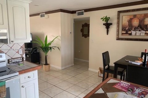 Copropriété à vendre à Cutler Bay, Floride: 2 chambres, 87.33 m2 № 1077282 - photo 2