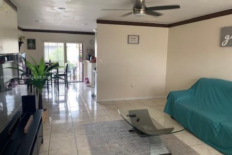 Condominio en venta en Cutler Bay, Florida, 2 dormitorios, 87.33 m2 № 1077282 - foto 7