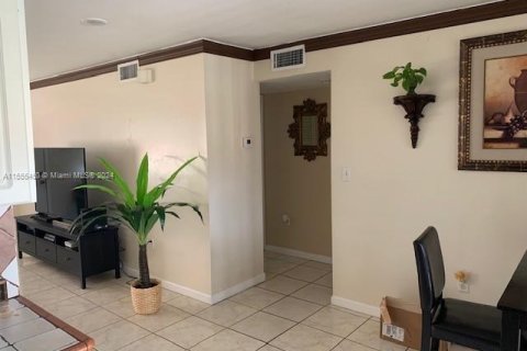 Copropriété à vendre à Cutler Bay, Floride: 2 chambres, 87.33 m2 № 1077282 - photo 4