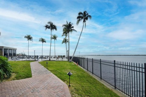 Condo in Fort Myers, Florida, 3 bedrooms  № 1048656 - photo 7