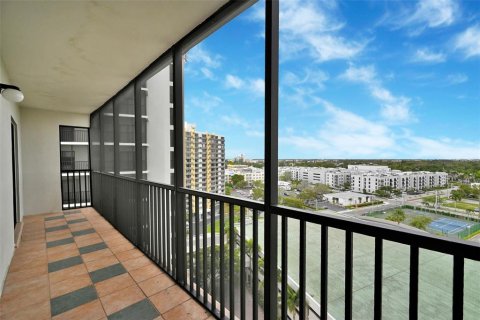 Condo in Fort Myers, Florida, 3 bedrooms  № 1048656 - photo 19