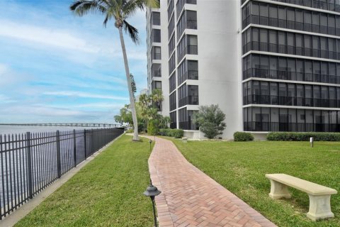 Condo in Fort Myers, Florida, 3 bedrooms  № 1048656 - photo 8