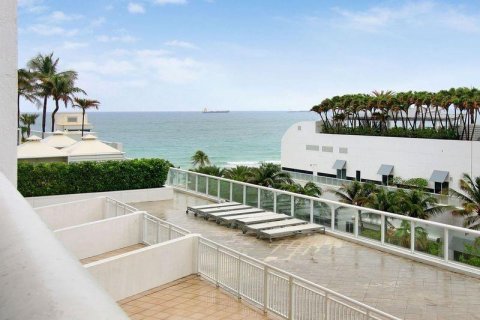 Condo in Fort Lauderdale, Florida, 1 bedroom  № 1074892 - photo 1