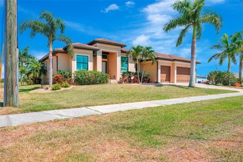 Villa ou maison à vendre à Punta Gorda, Floride: 3 chambres, 190.91 m2 № 1212720 - photo 3