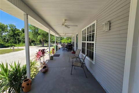 House in Punta Gorda, Florida 2 bedrooms, 141.21 sq.m. № 1212719 - photo 24