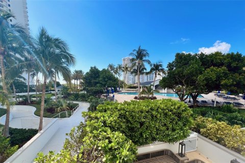 Copropriété à vendre à Aventura, Floride: 3 chambres, 157.56 m2 № 1206410 - photo 5