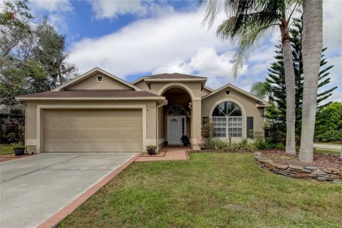 House in Tampa, Florida 3 bedrooms, 146.04 sq.m. № 1433873 - photo 1