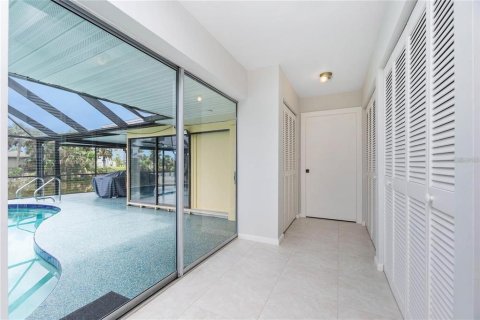 Villa ou maison à vendre à Port Charlotte, Floride: 4 chambres, 135.36 m2 № 1341186 - photo 16