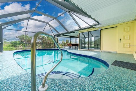 Casa en venta en Port Charlotte, Florida, 4 dormitorios, 135.36 m2 № 1341186 - foto 2