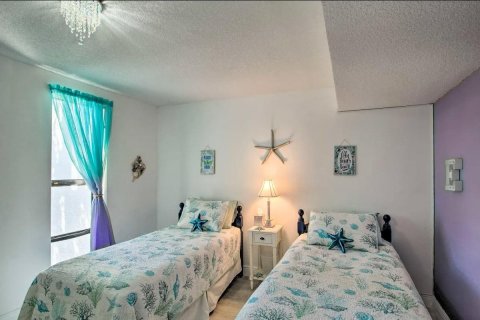 Condo in Jensen Beach, Florida, 2 bedrooms  № 1033658 - photo 7