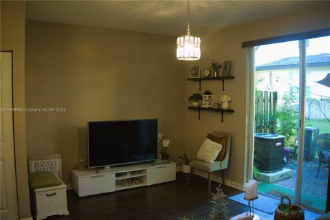 Townhouse in Cutler Bay, Florida 3 bedrooms, 123.1 sq.m. № 1033620 - photo 18