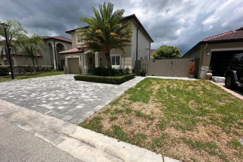 Casa en venta en Miami, Florida, 4 dormitorios, 181.53 m2 № 1389991 - foto 2