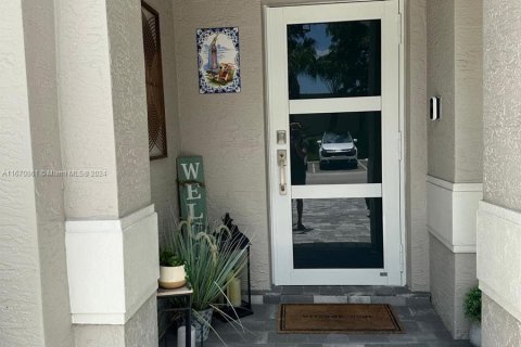 Casa en venta en Miami, Florida, 4 dormitorios, 181.53 m2 № 1389991 - foto 5