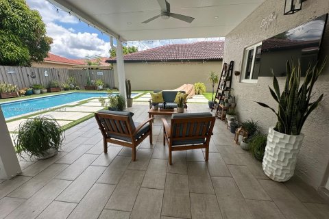 Casa en venta en Miami, Florida, 4 dormitorios, 181.53 m2 № 1389991 - foto 15