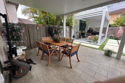 Casa en venta en Miami, Florida, 4 dormitorios, 181.53 m2 № 1389991 - foto 16