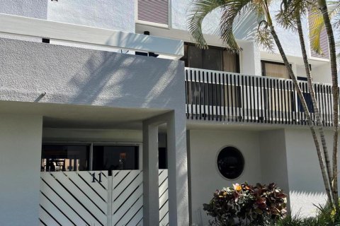 Copropriété à vendre à Pompano Beach, Floride: 2 chambres, 142.98 m2 № 1041037 - photo 1