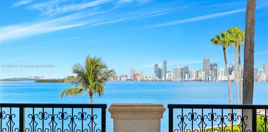 Condo in Miami Beach, Florida, 3 bedrooms  № 1225019