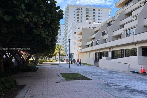 Copropriété à vendre à Miami Beach, Floride: 2 chambres, 82.68 m2 № 1272747 - photo 14