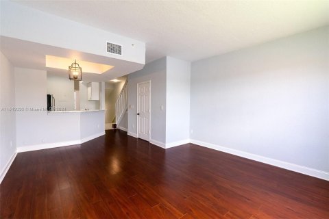 Condo in Sunrise, Florida, 3 bedrooms  № 1037802 - photo 13