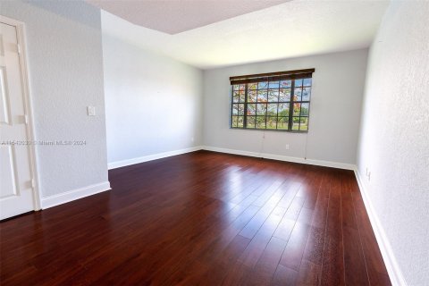 Condo in Sunrise, Florida, 3 bedrooms  № 1037802 - photo 10