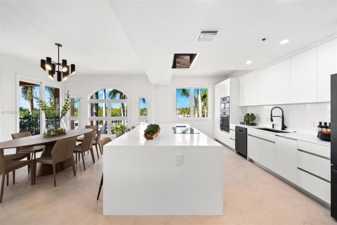 Condominio en venta en Coral Gables, Florida, 3 dormitorios, 255.48 m2 № 1072078 - foto 13